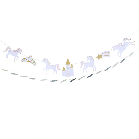 Princess party bunting, princess-themed garland, 2m party garland, princess card characters, birthday party decoration, royal party supplies, whimsical party bunting, leaf garland with twine, Amscan party decoration, kids’ party décor.