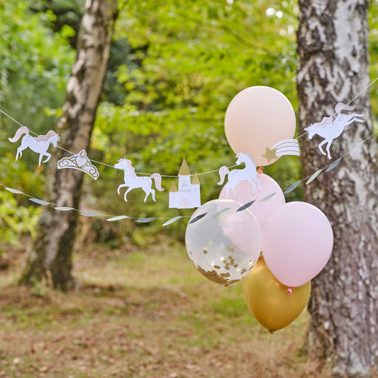 Princess party bunting, princess-themed garland, 2m party garland, princess card characters, birthday party decoration, royal party supplies, whimsical party bunting, leaf garland with twine, Amscan party decoration, kids’ party décor.